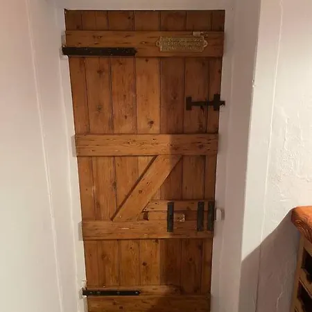 John The Mills Spahot Tub Private Nyaraló *