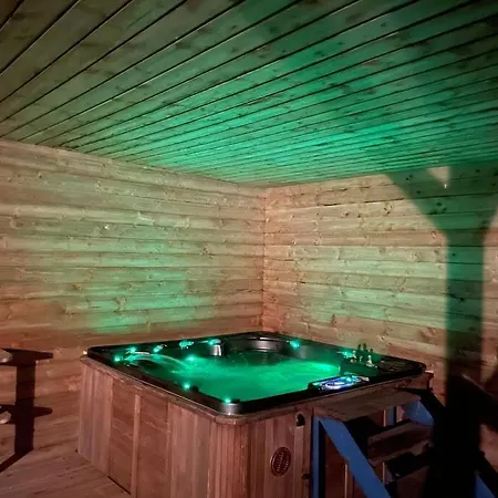 John The Mills Spahot Tub Private *