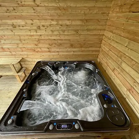 Holiday home John The Mills Spahot Tub Private