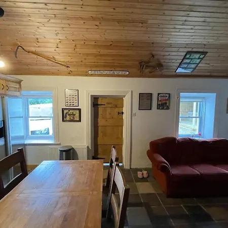 John The Mills Spahot Tub Private