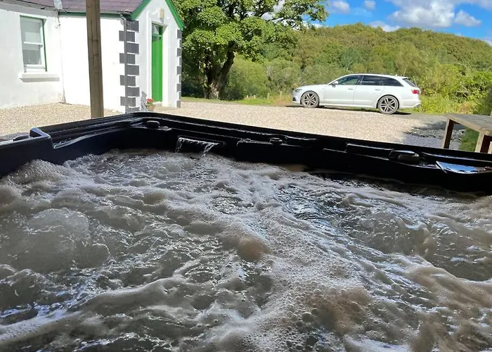 John The Mills Spahot Tub Private