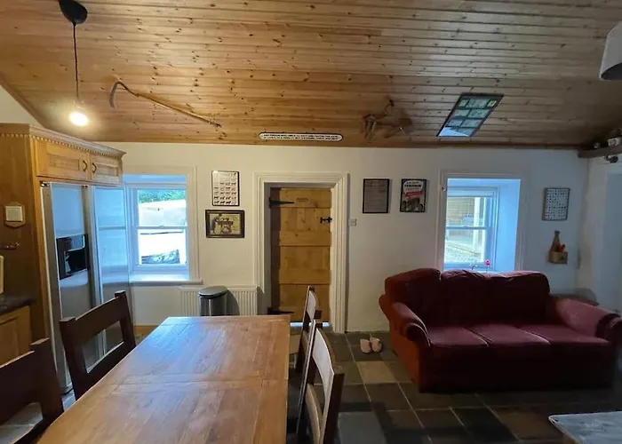 John The Mills Spahot Tub Private